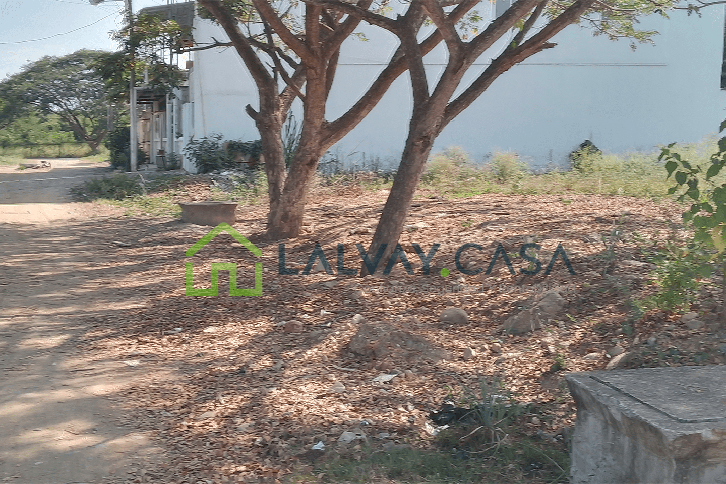 0017-1 ¡OPORTUNIDAD ÚNICA! TERRENO ESQUINERO DE 469m², COMPLETAMENTE RELLENADO Y LISTO PARA CONSTRUIR, A SOLO 2 CUADRAS DE LA VÍA PRINCIPAL JOFRE LIMA, EN CIUDADELA ANA BOLENA