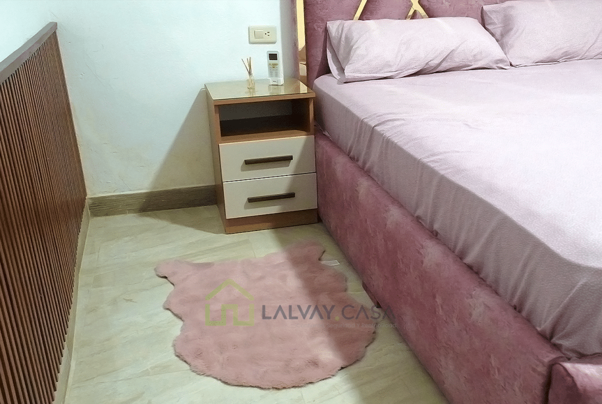 ¡Vive el lujo, la comodidad y la tranquilidad que mereces! Casa céntrica, totalmente amueblada y con acabados de lujo, lista para mudarte y disfrutar desde el primer día, a solo 2 minutos del centro de Santa Rosa.