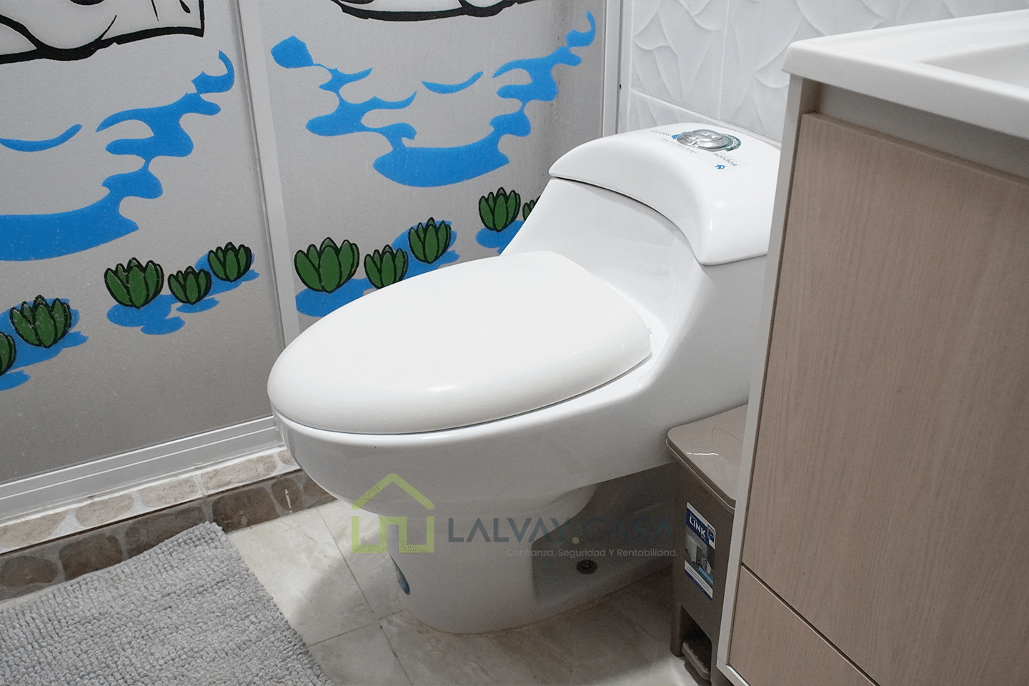 0021-17 ¡Vive el lujo, la comodidad y la tranquilidad que mereces! Casa céntrica, totalmente amueblada y con acabados de lujo, lista para mudarte y disfrutar desde el primer día, a solo 2 minutos del centro de Santa Rosa.