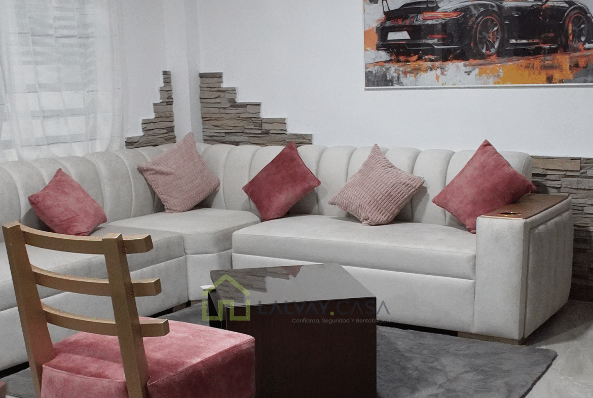 ¡Vive el lujo, la comodidad y la tranquilidad que mereces! Casa céntrica, totalmente amueblada y con acabados de lujo, lista para mudarte y disfrutar desde el primer día, a solo 2 minutos del centro de Santa Rosa.