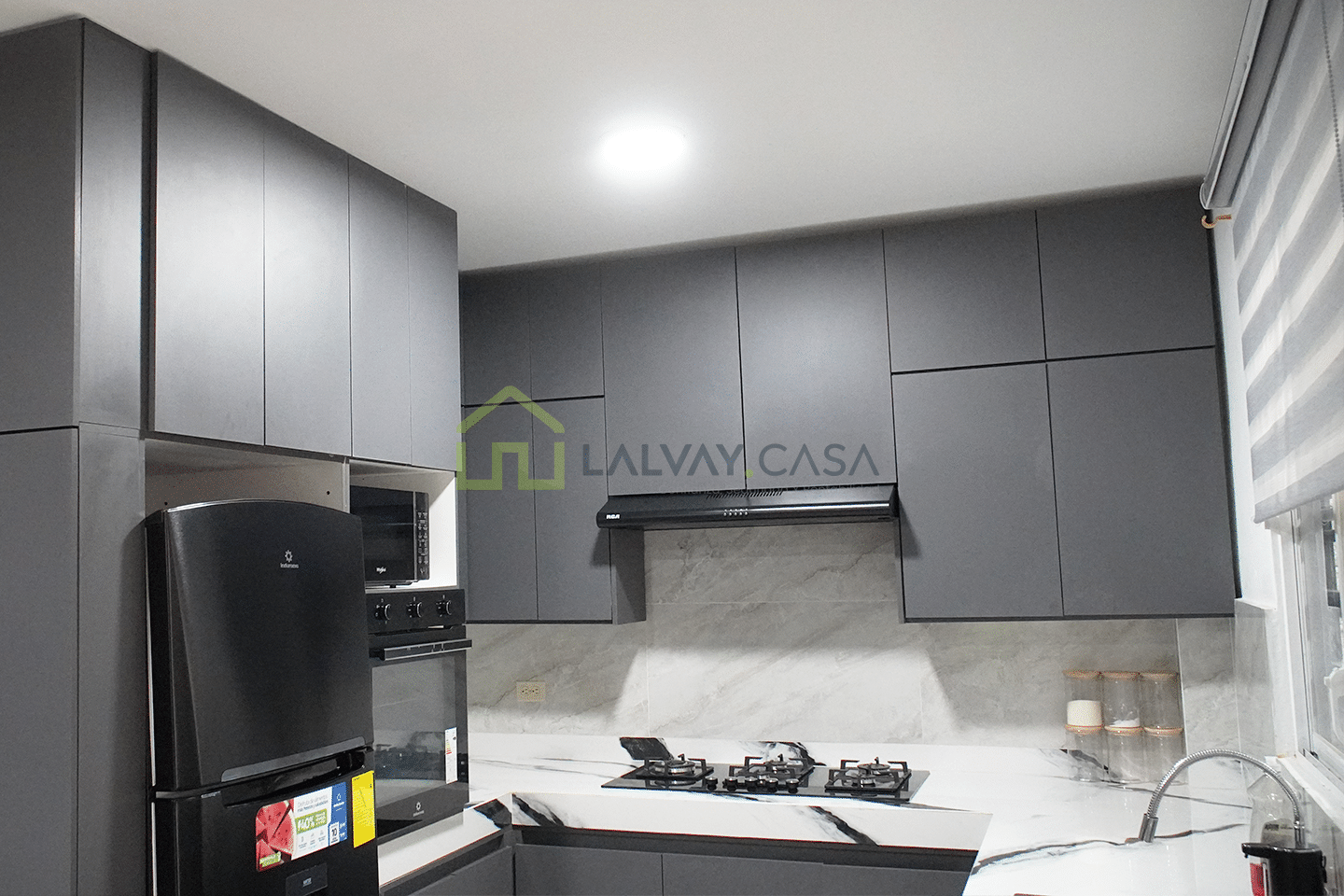 0021-7 ¡Vive el lujo, la comodidad y la tranquilidad que mereces! Casa céntrica, totalmente amueblada y con acabados de lujo, lista para mudarte y disfrutar desde el primer día, a solo 2 minutos del centro de Santa Rosa.