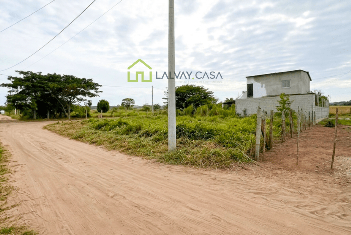 El terreno donde hoy comienza el sueño de tu familia y mañana crece tu patrimonio. Descubre este solar de 200m² listo para construir en Bellavista – Santa Rosa.