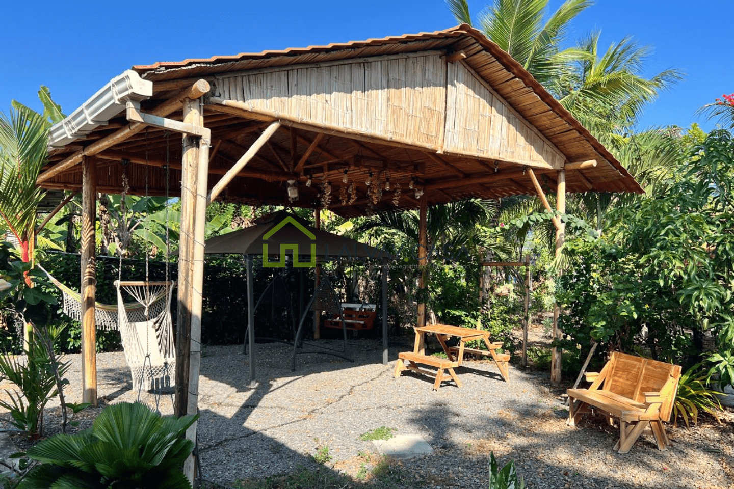 Página web (13) Descubre el Refugio que tu Familia Siempre Soñó: Quinta de Lujo Amoblada a Solo 15 Minutos de Santa Rosa